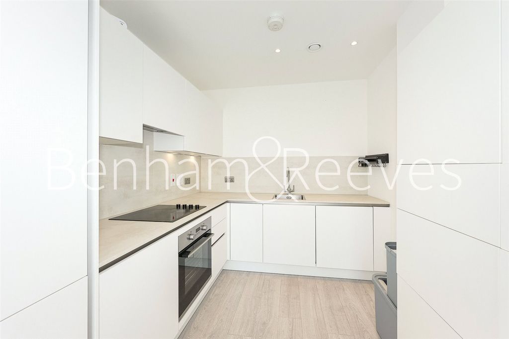 Property photo 3 of 15 Picture No. 23