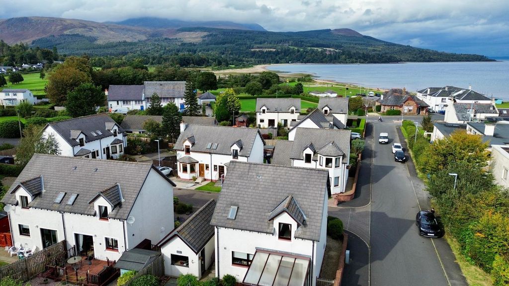 Property photo 3 of 67 Views To Goatfell