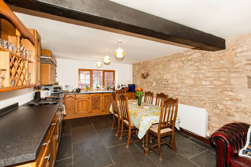 Property photo 2 of 44