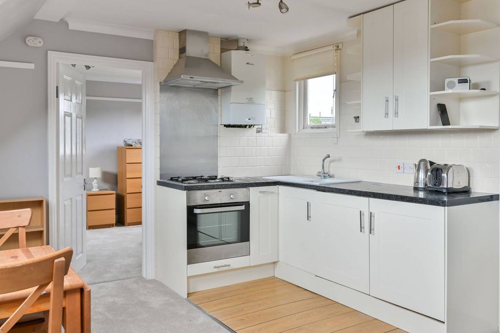 Property photo 3 of 8