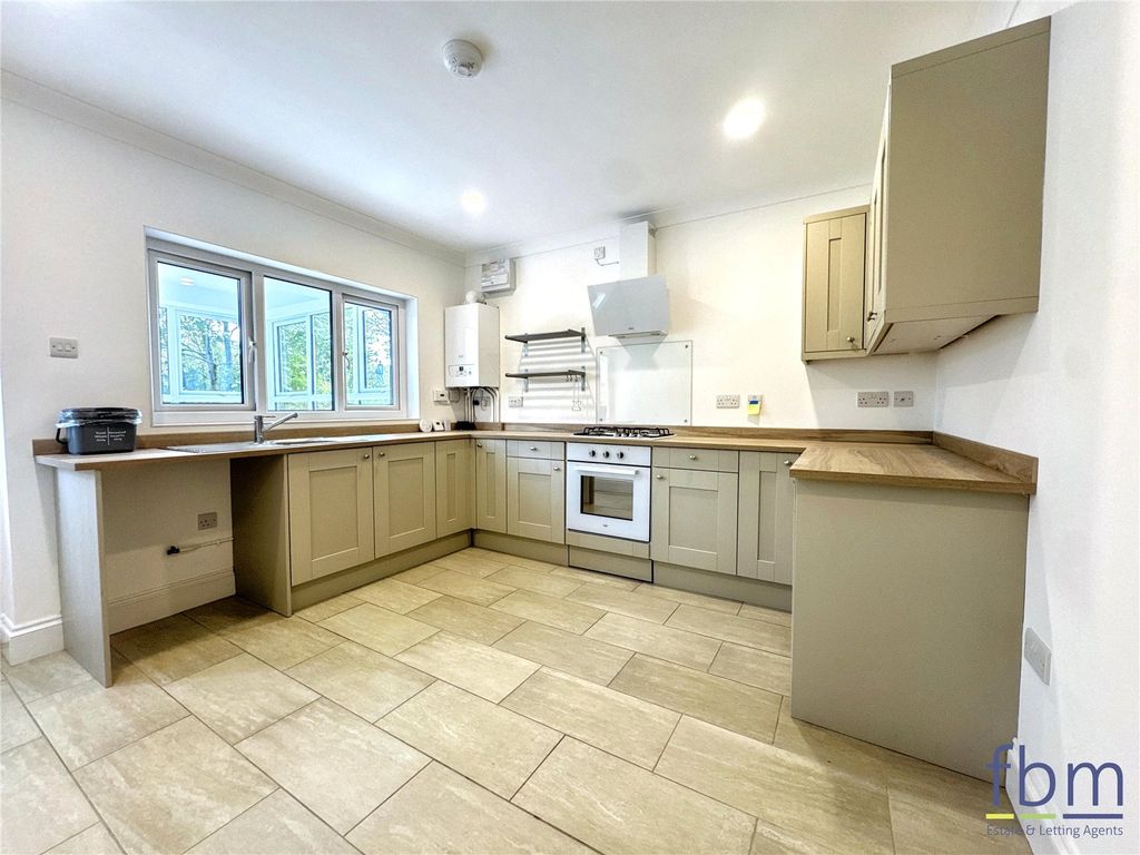 Property photo 2 of 18 Picture No. 22