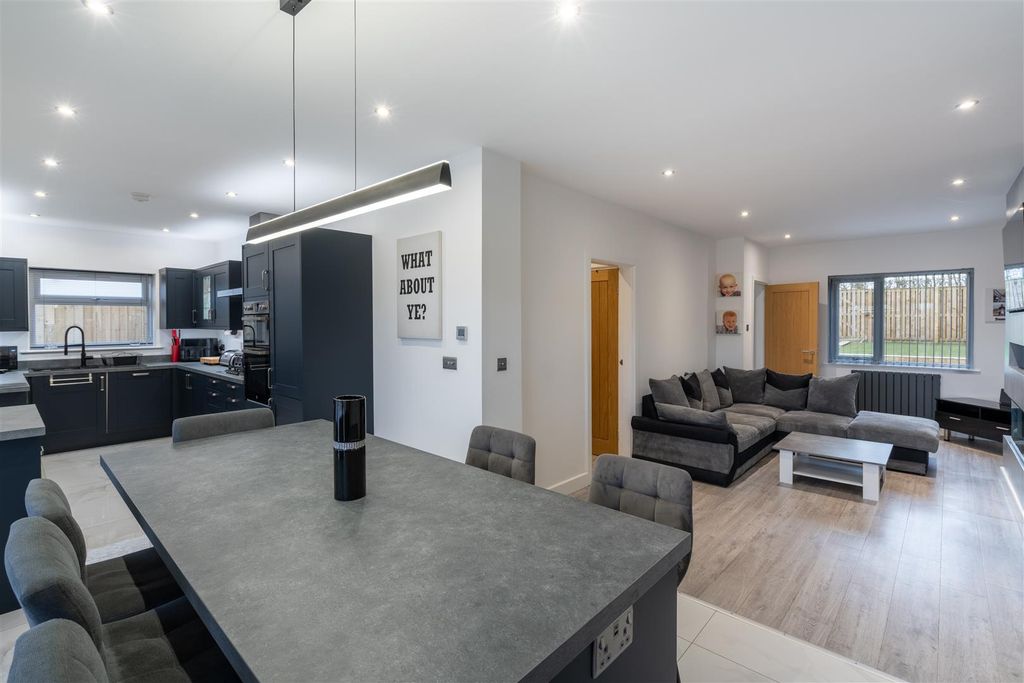 Property photo 3 of 12 _A7R8379-Hdr.Jpg