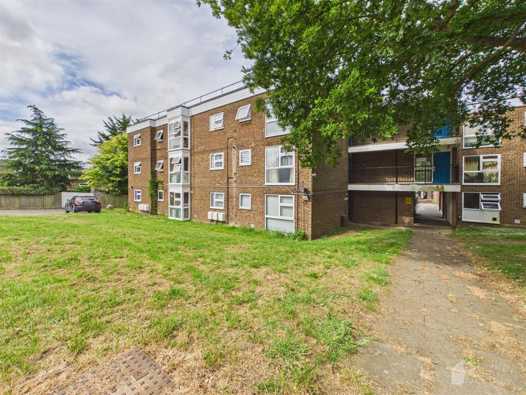 Property photo 1 of 15 Cam02365G0-Pr0475-Still009.Jpg
