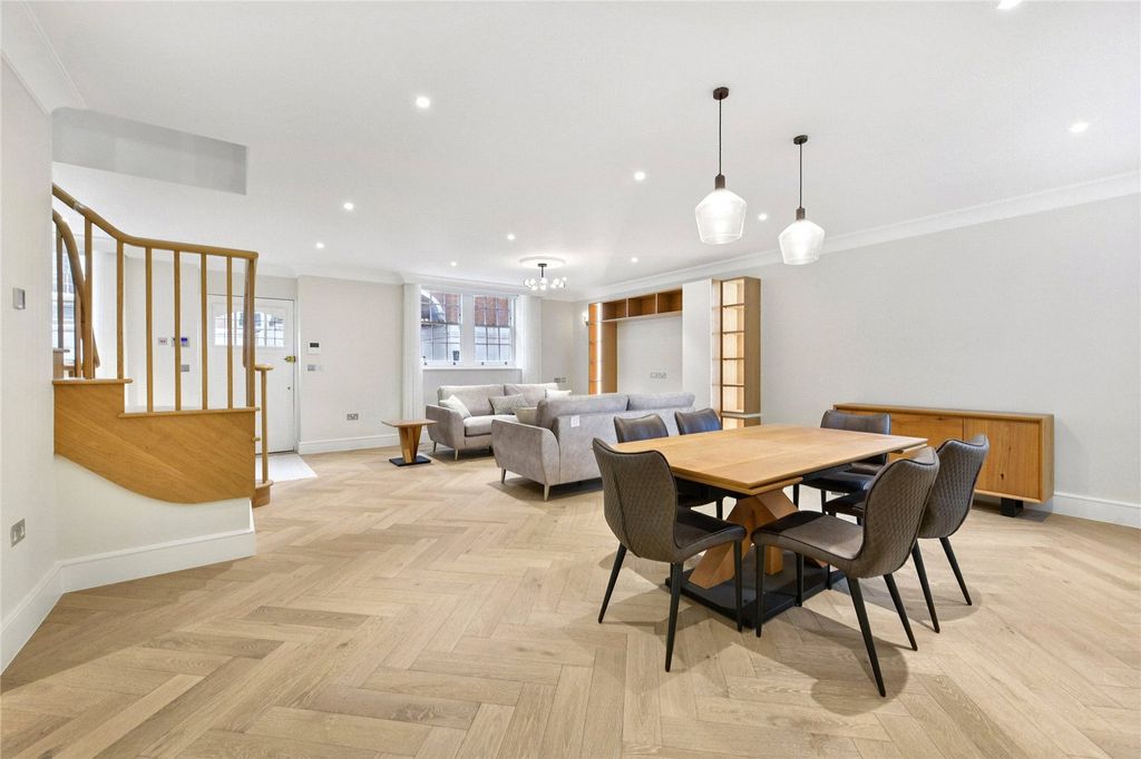 Property photo 2 of 10 Reception