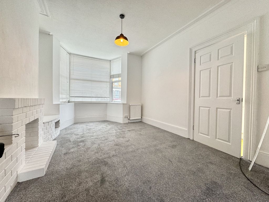 Property photo 3 of 9 Picture 3