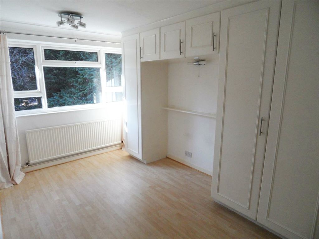 Property photo 3 of 7 4379423