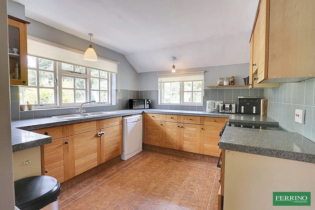 Property photo 3 of 26 Kitchen