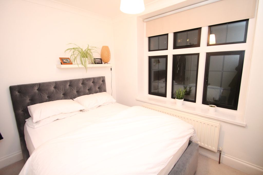 Property photo 2 of 12 Bedroom