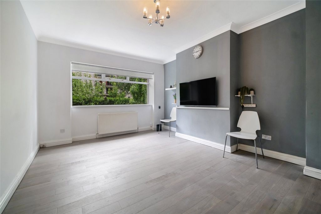 Property photo 2 of 21 Picture No. 07