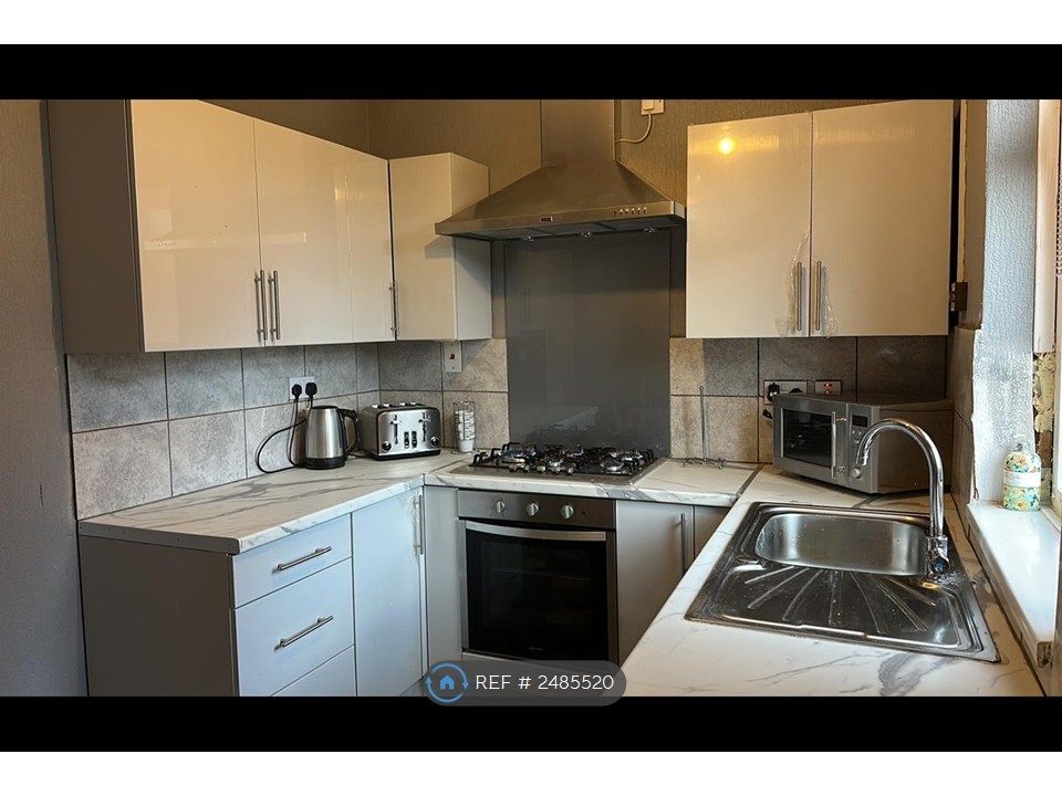 Property photo 2 of 18 Kitchen