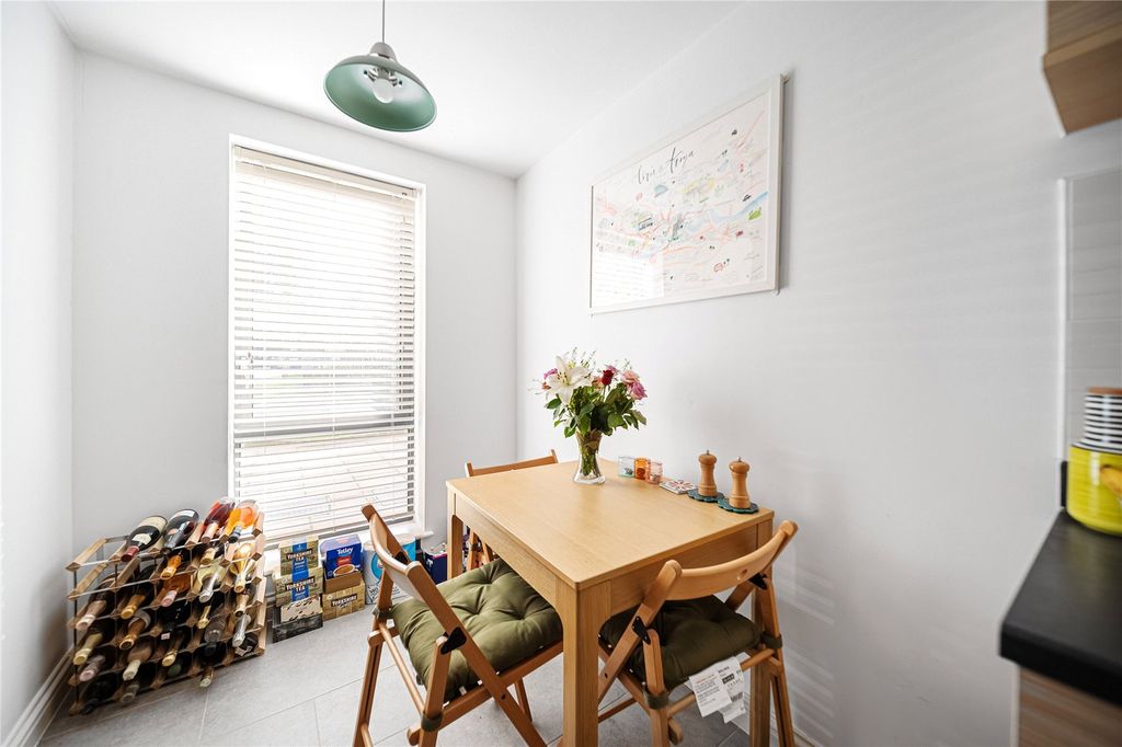 Property photo 2 of 10 Picture No. 06