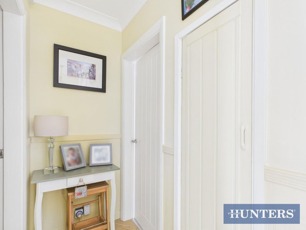 Property photo 2 of 18 Entrance Hall