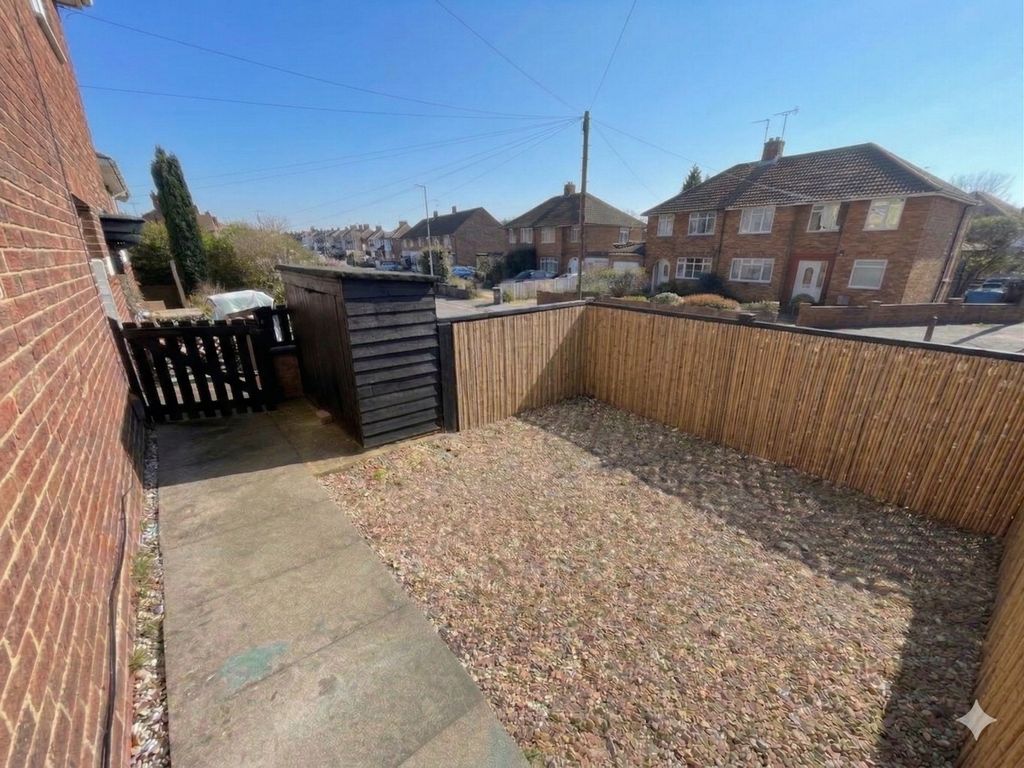 Property photo 2 of 9 4483921