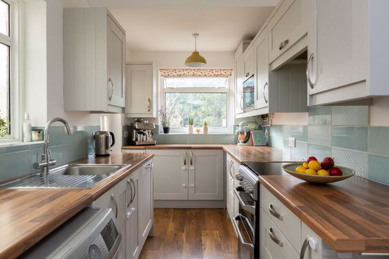 Property photo 1 of 10 Photo 12