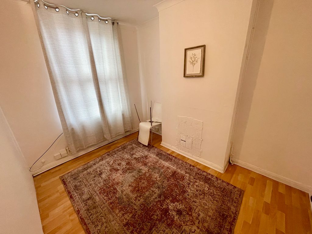 Property photo 3 of 11 Image