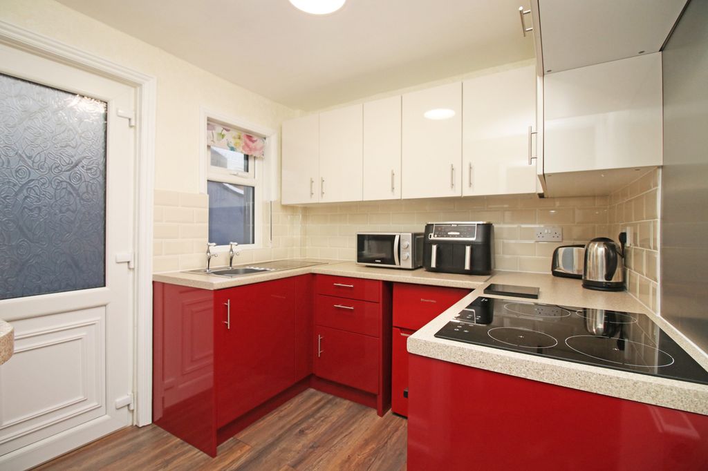 Property photo 2 of 19