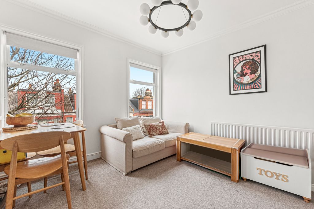 Property photo 2 of 8 Reception