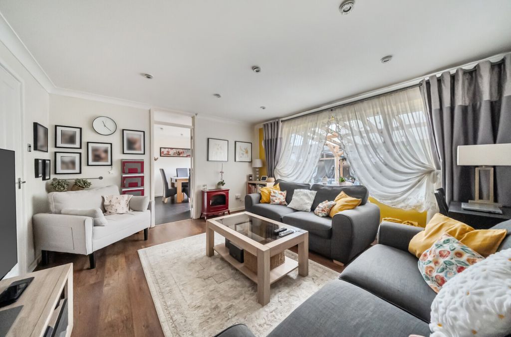 Property photo 3 of 22 Living Room