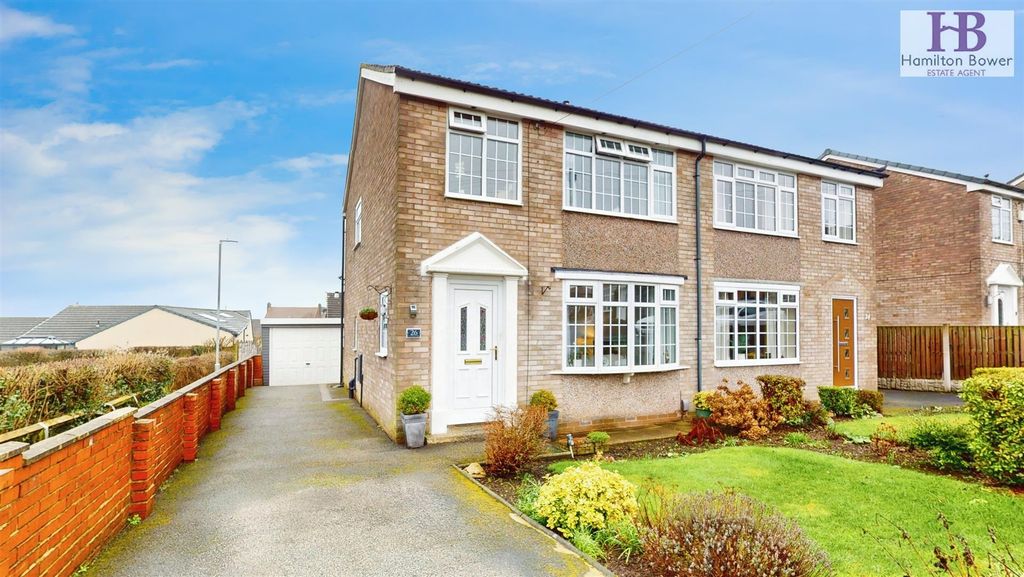 Property photo 1 of 17 c7290331-26-Saint-Andrews-Drive-01202026_094246.Jp