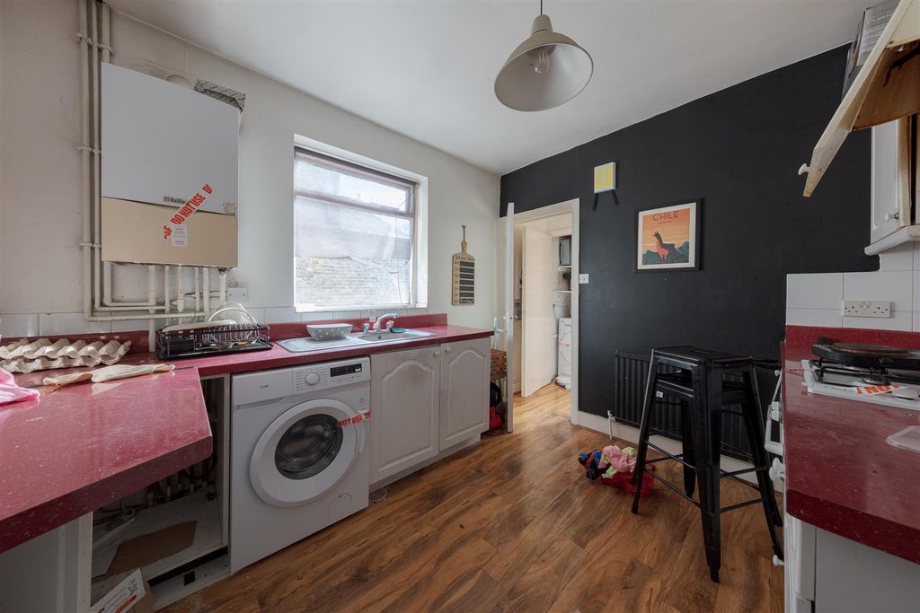 Property photo 3 of 9 094A9640-Hdr.Jpg