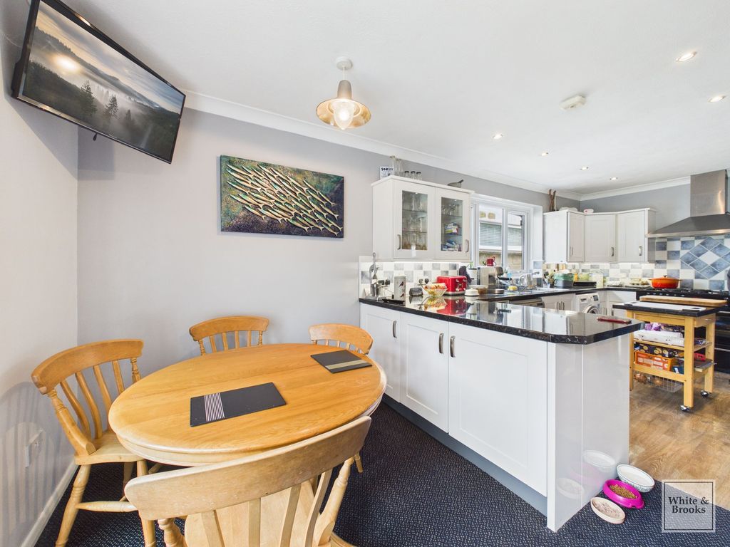 Property photo 2 of 33