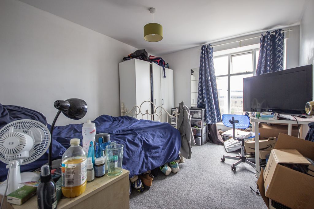 Property photo 2 of 6 2