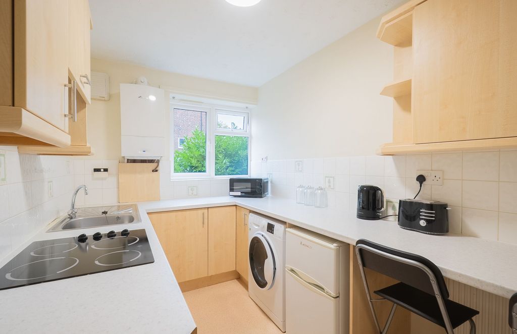 Property photo 3 of 6 Kitchen