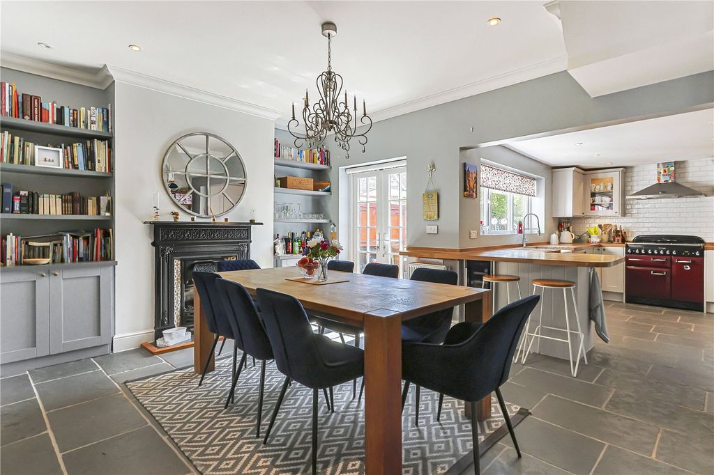 Property photo 2 of 19 Dining Area