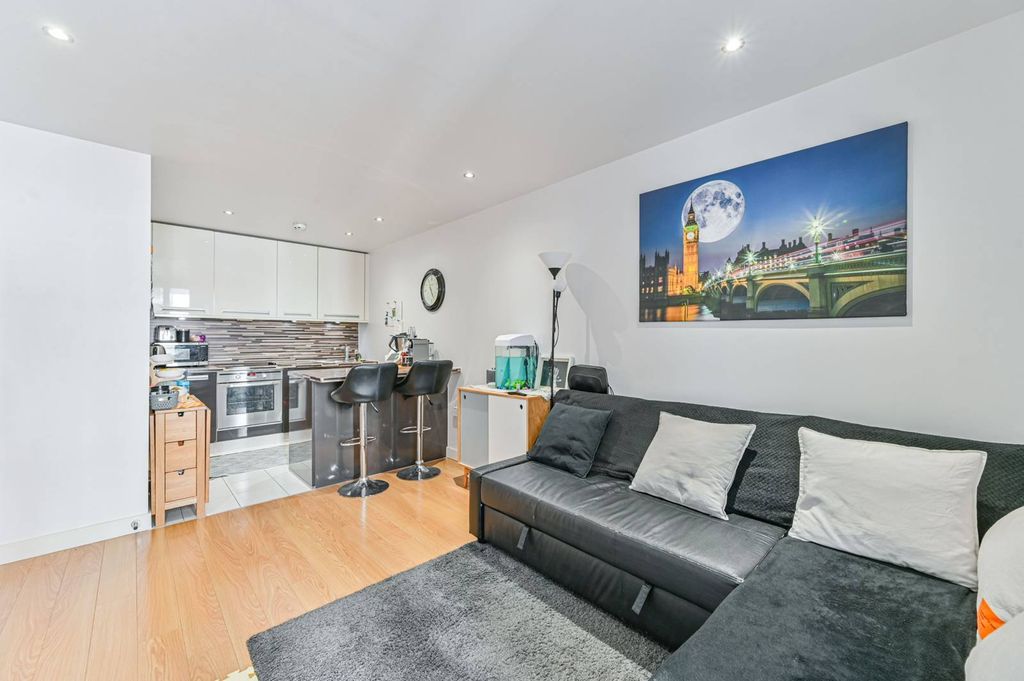 Property photo 3 of 10
