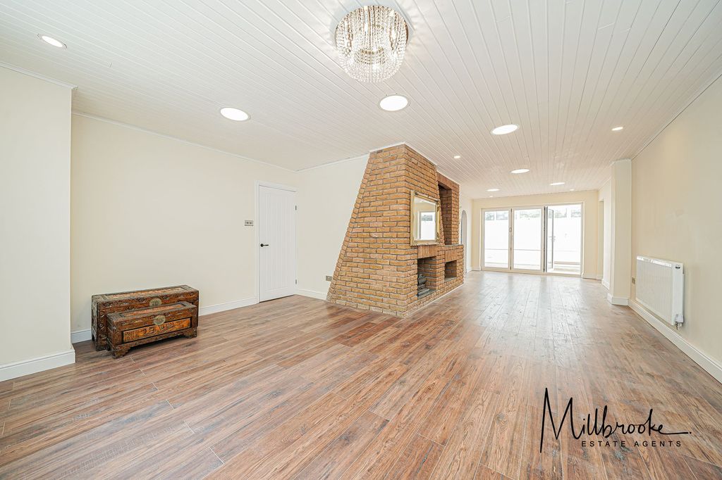 Property photo 2 of 36