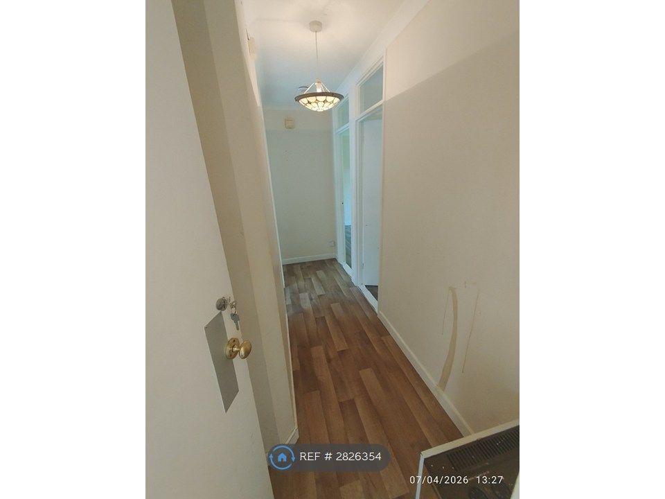 Property photo 3 of 10 Hallway