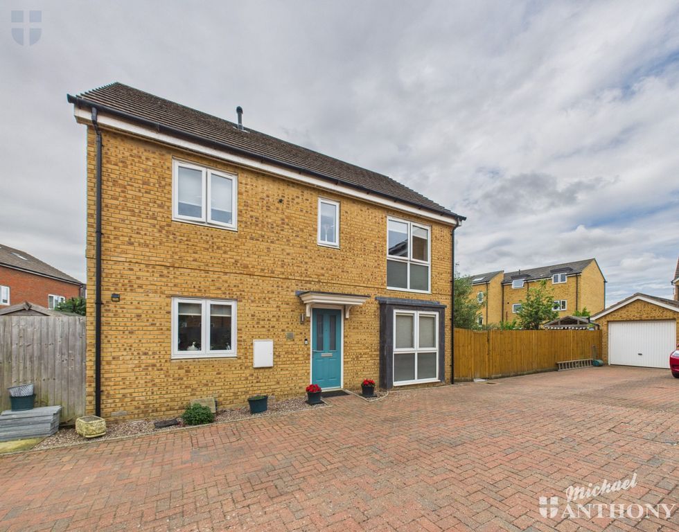 Property photo 1 of 20 Cam03852G0-Pr0403-Still023