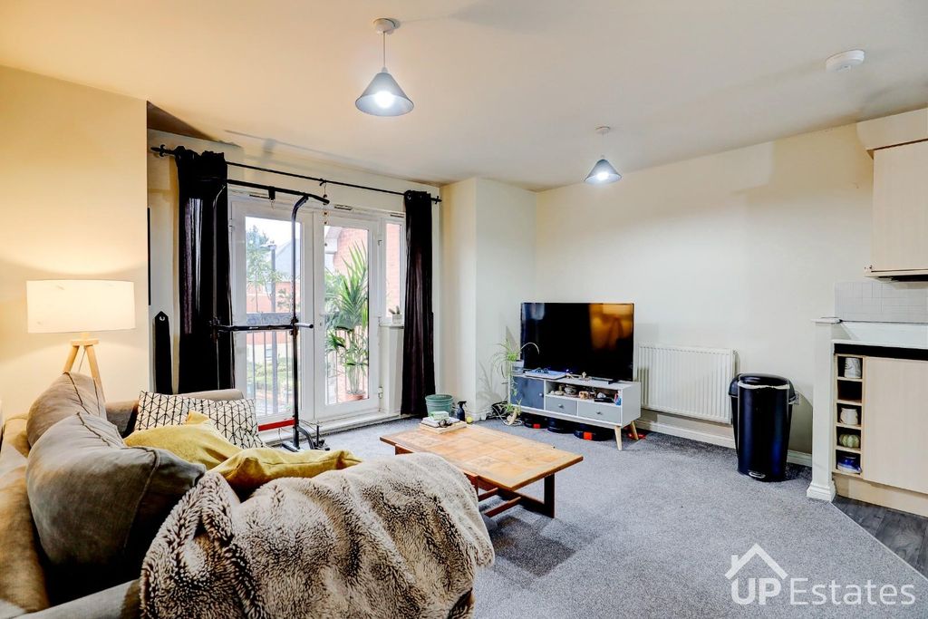 Property photo 3 of 11