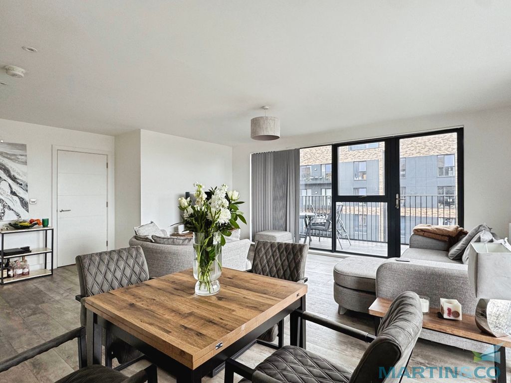 Property photo 3 of 15 Df8Ae3d9--413A-8Efa-9D182C6B59D3-23348-00000B3F487