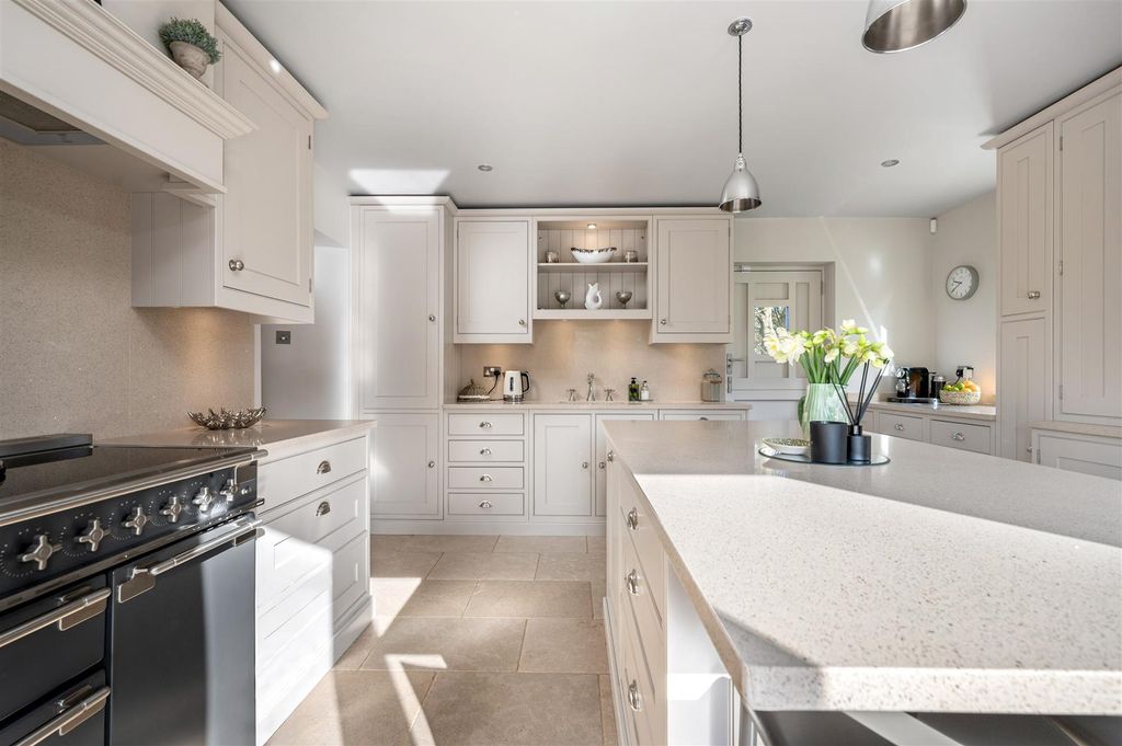 Property photo 2 of 42 77 High Street Web Ph-58.Jpg