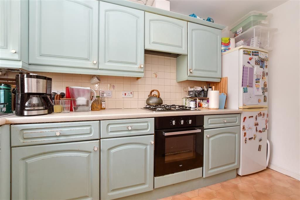 Property photo 2 of 10 Kitchen