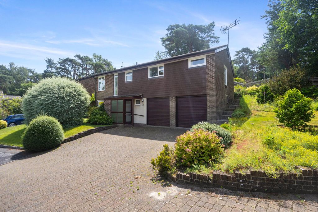 Property photo 1 of 25