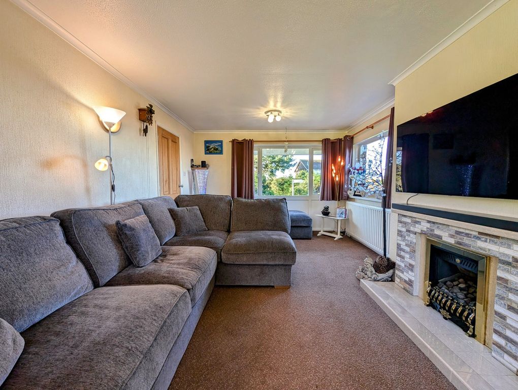 Property photo 3 of 43