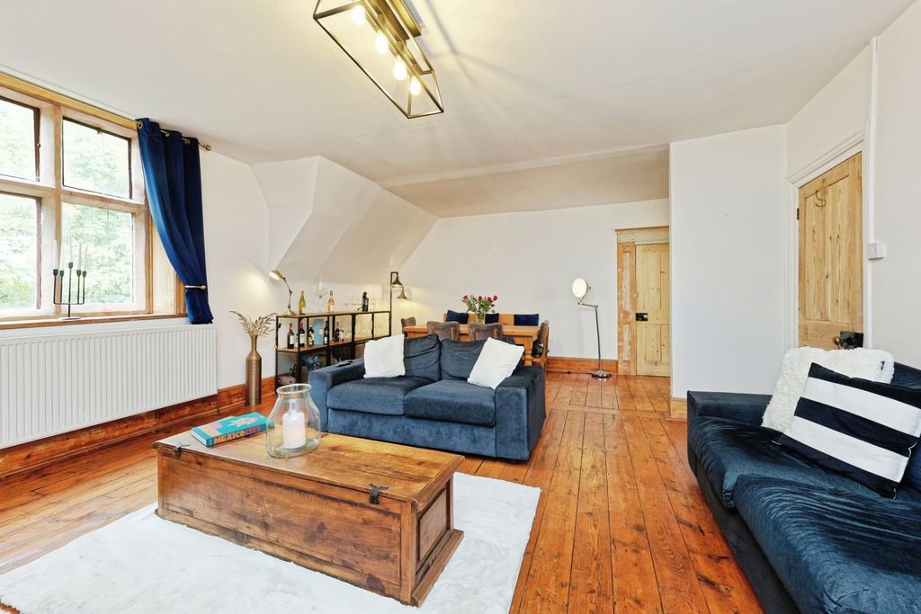 Property photo 2 of 16 Pbox-Img.Jpg