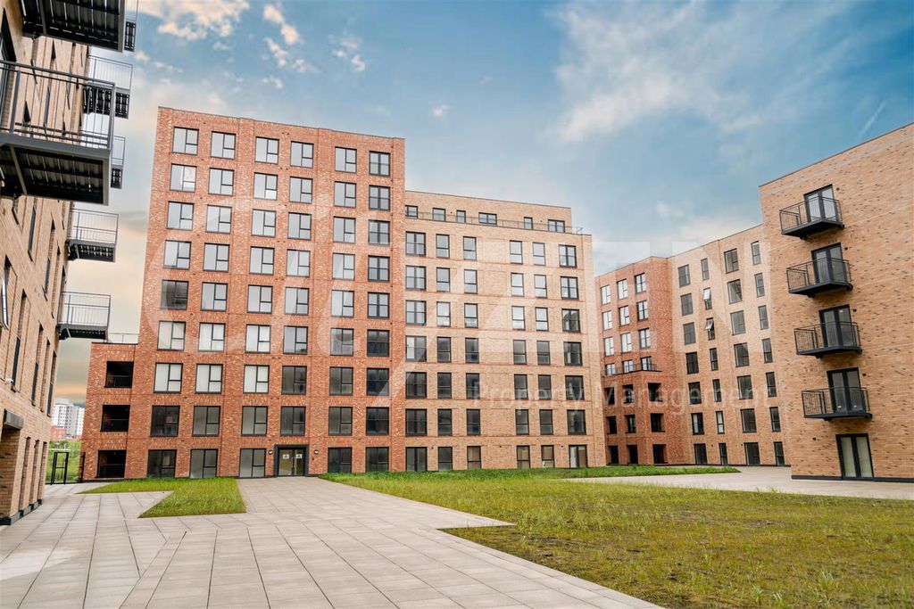 Property photo 3 of 16 Bridgewater Wharf