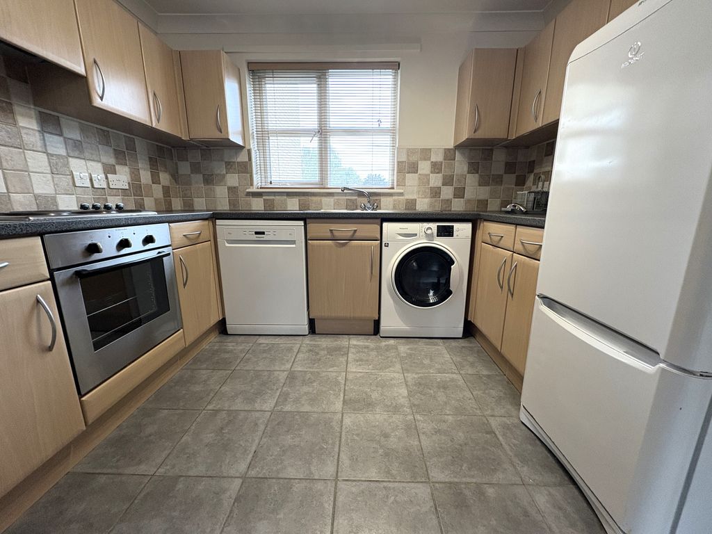 Property photo 2 of 8 Kitchen