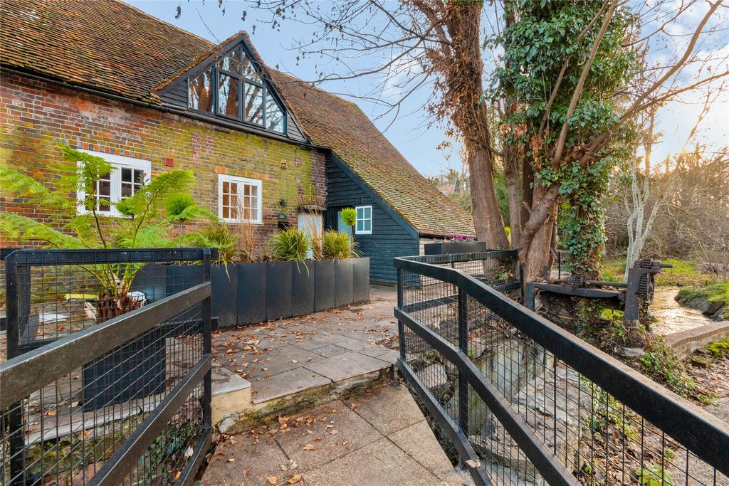 Property photo 2 of 16 Picture No. 14