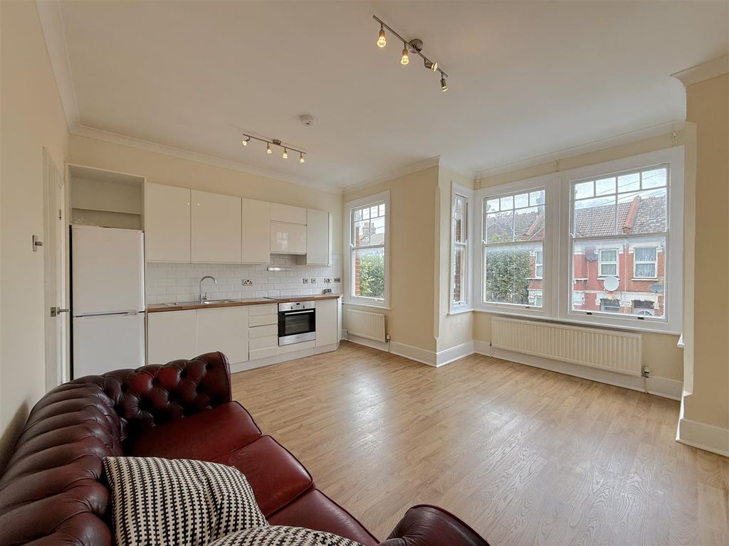 Property photo 3 of 8