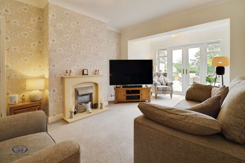 Property photo 2 of 25 Pbox-Img.Jpg