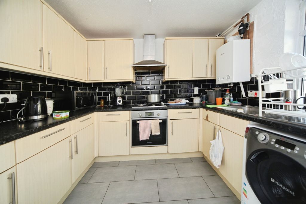 Property photo 3 of 9