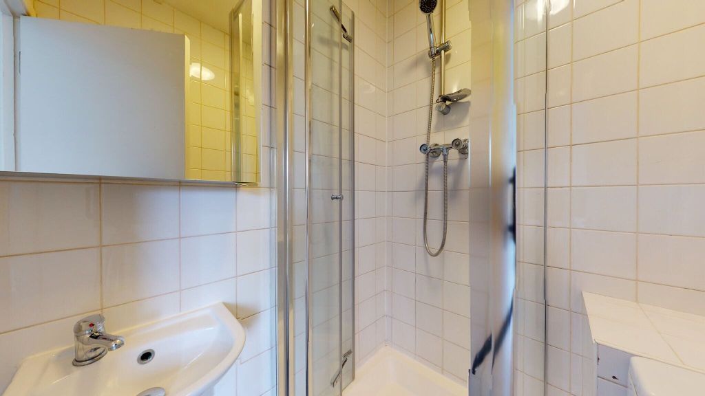 Property photo 3 of 8 Bathroom