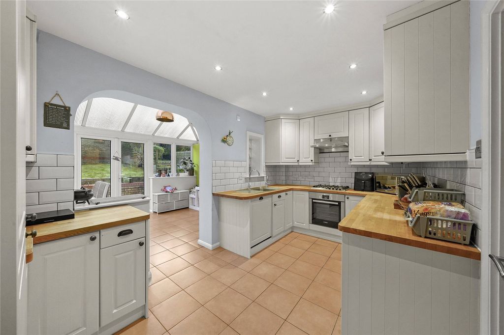 Property photo 2 of 17 Picture No. 10