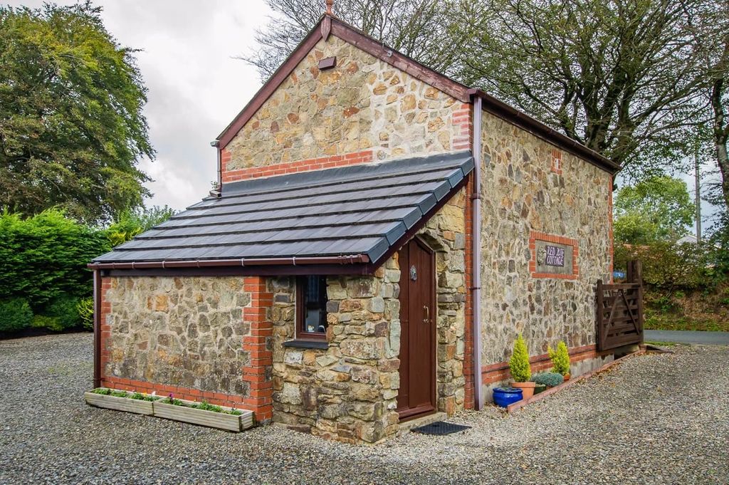 Property photo 2 of 32