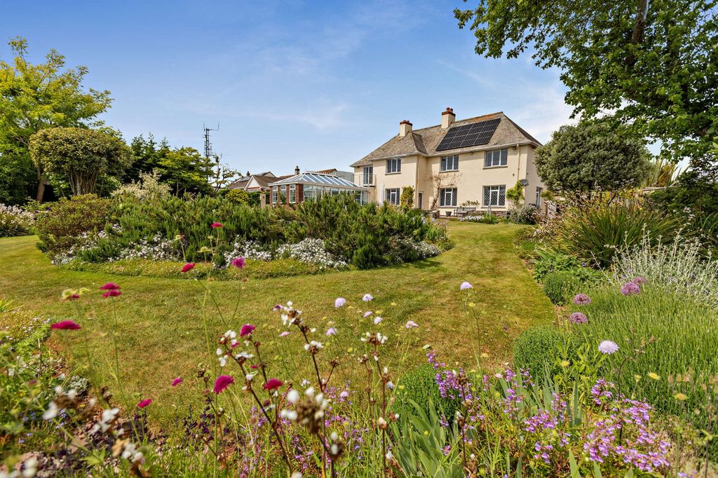 Property photo 1 of 15 Garden Aspect