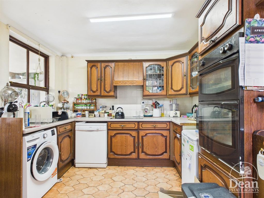Property photo 2 of 23